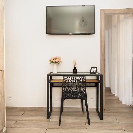 Nice Centre Flat - Modern, Quiet And Brand New Екстериор снимка